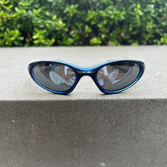 Oakley Minute (Gen 2), Code Blue / Linegear Black Lens (SKU 04-094) - Picture 1 of 9